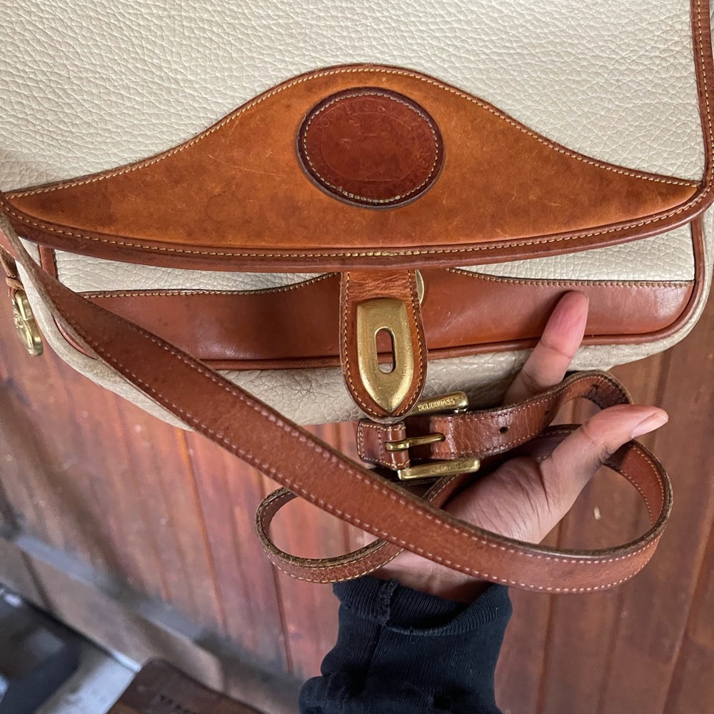 ❌SOLD❌Vintage White Leather Dooney & Bourke Purse - Picture 6 of 15